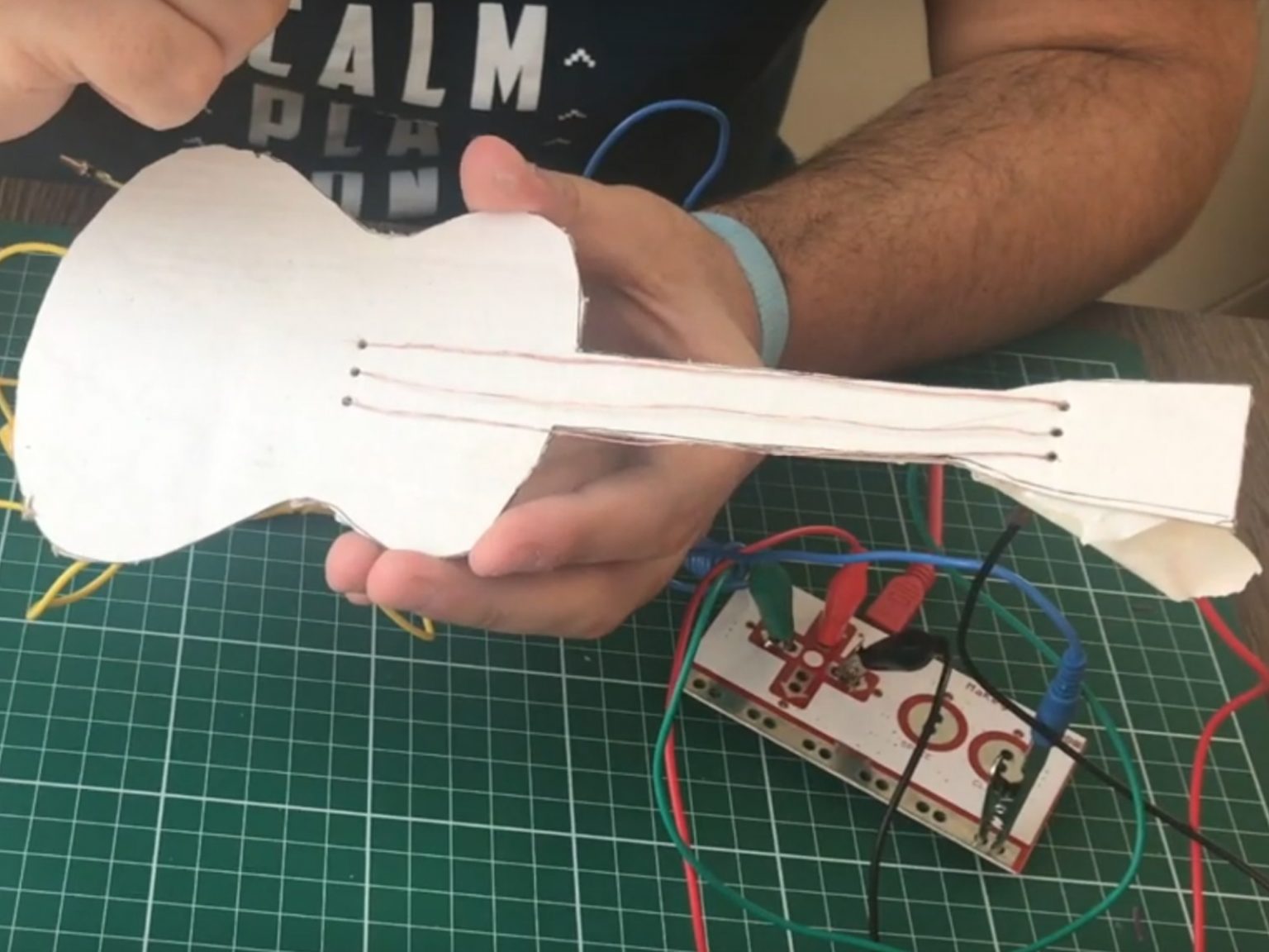 Makey Makey ile Evde Gitar Yapımı Ev Etkinlikleri Online Bilişim